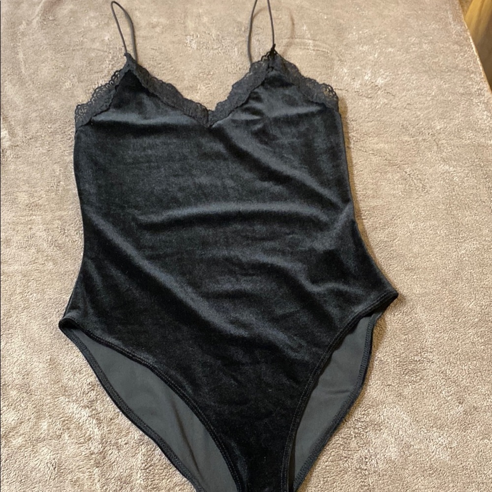 Forever 21 size s velvetElegant Black Lace Trim Bodysuit